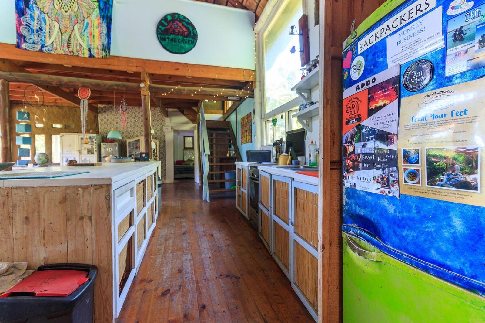 In The Green Backpackers Морганс Бей Екстериор снимка